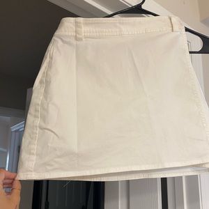 Aritzia Sunday Best Collection White Mini Skirt. Size Small. Only worn once.